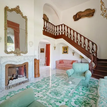 Charming Villa Capri